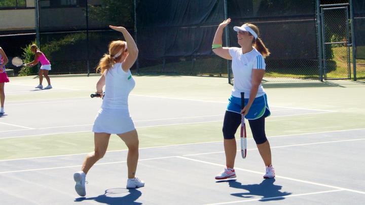 Dạy Tennis cho phụ nữ