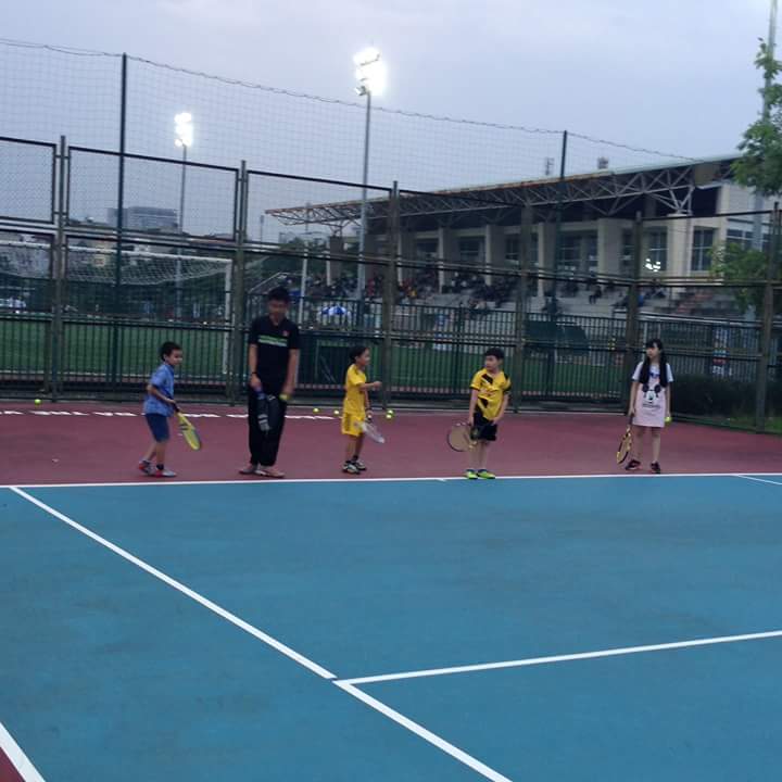 Dạy tennis cho trẻ em tại hà nội
